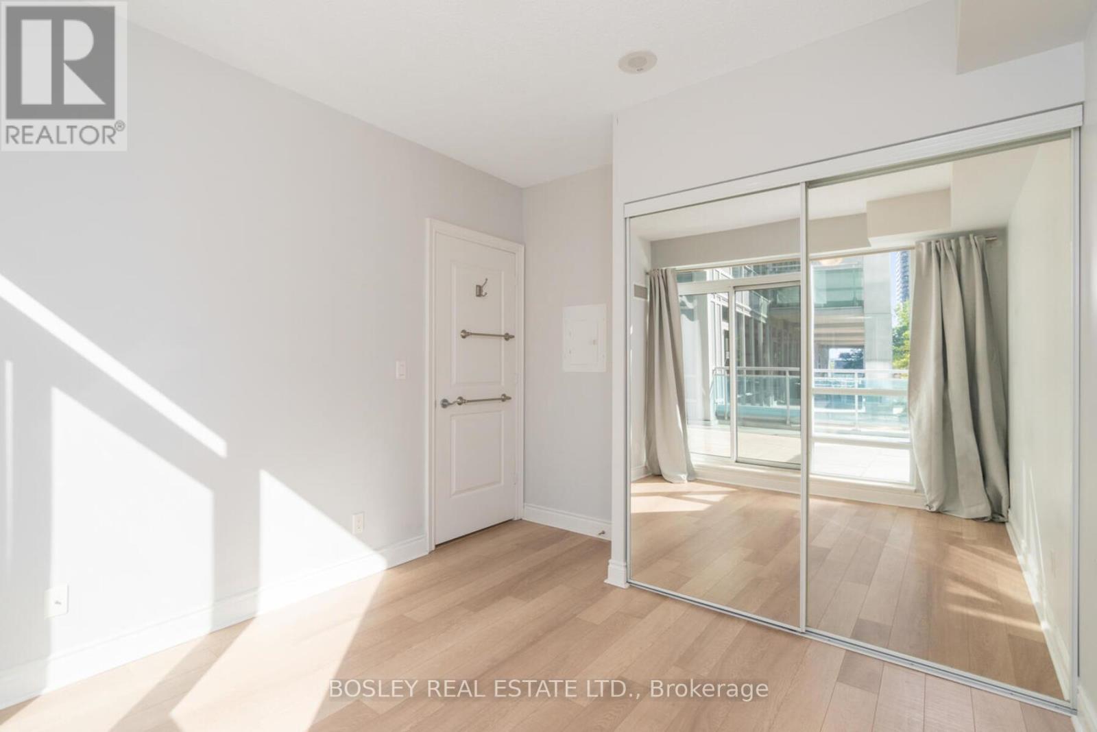 220 - 16 Brookers Lane, Toronto, Ontario  M8V 0A5 - Photo 18 - W12487063