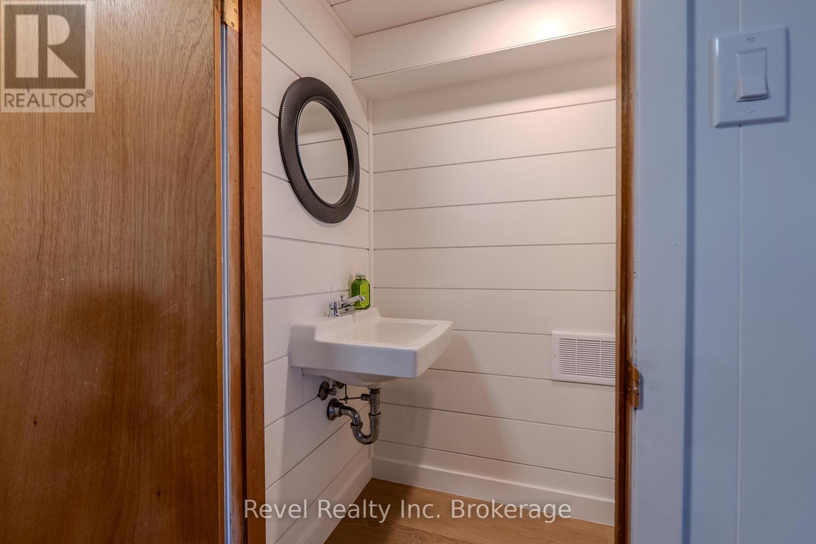 825 Mcintyre Street E, North Bay, Ontario P1B 1E9 - Photo 35 - X12487075