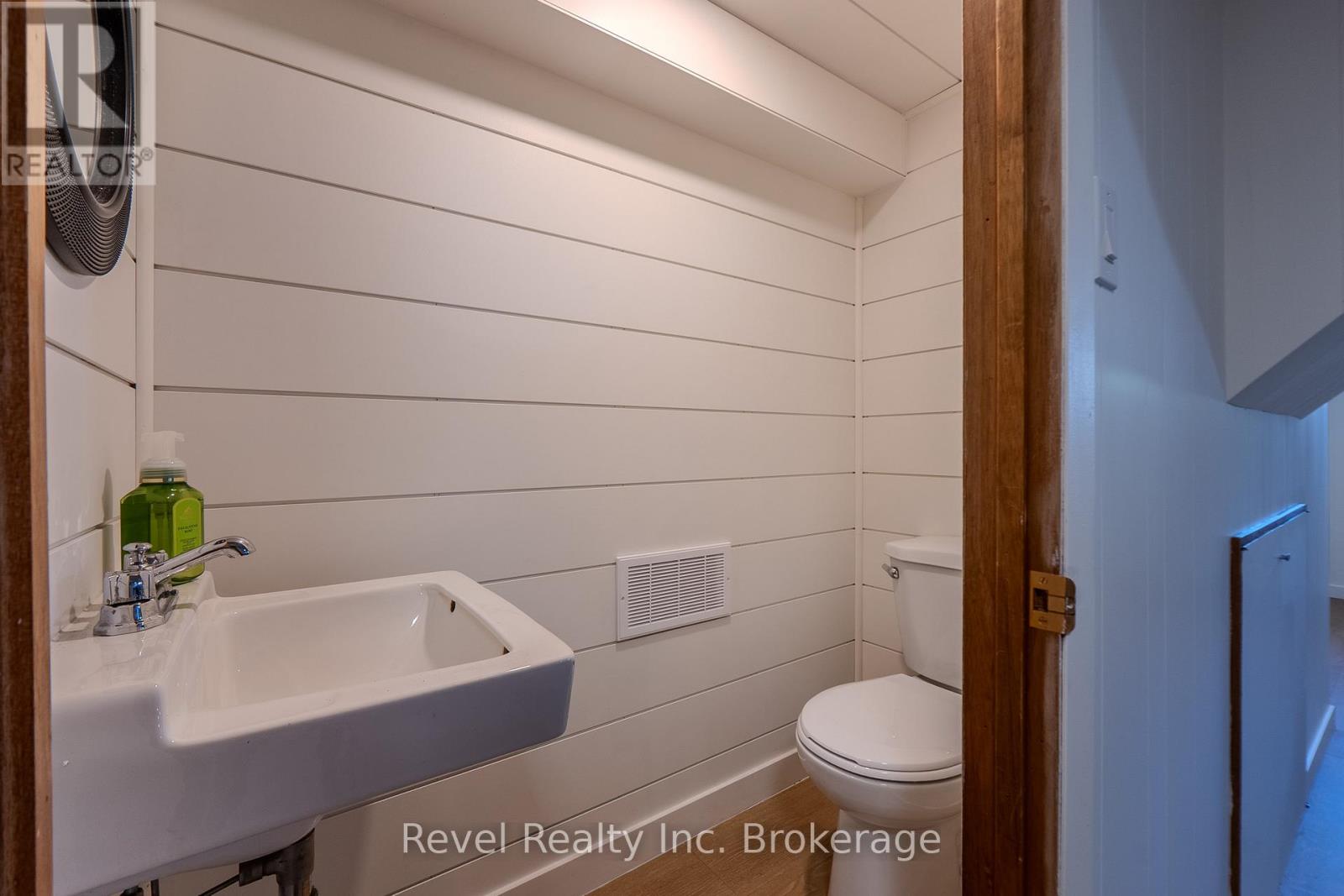 825 Mcintyre Street E, North Bay, Ontario P1B 1E9 - Photo 36 - X12487075