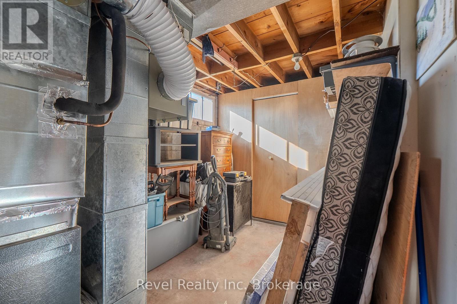 825 Mcintyre Street E, North Bay, Ontario P1B 1E9 - Photo 38 - X12487075