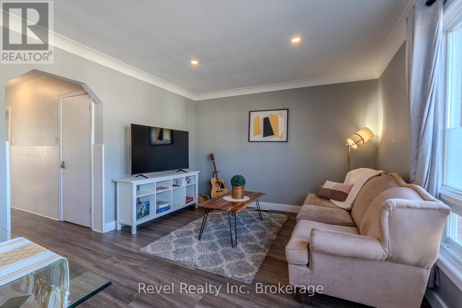 825 Mcintyre Street E, North Bay, Ontario P1B 1E9 - Photo 8 - X12487075