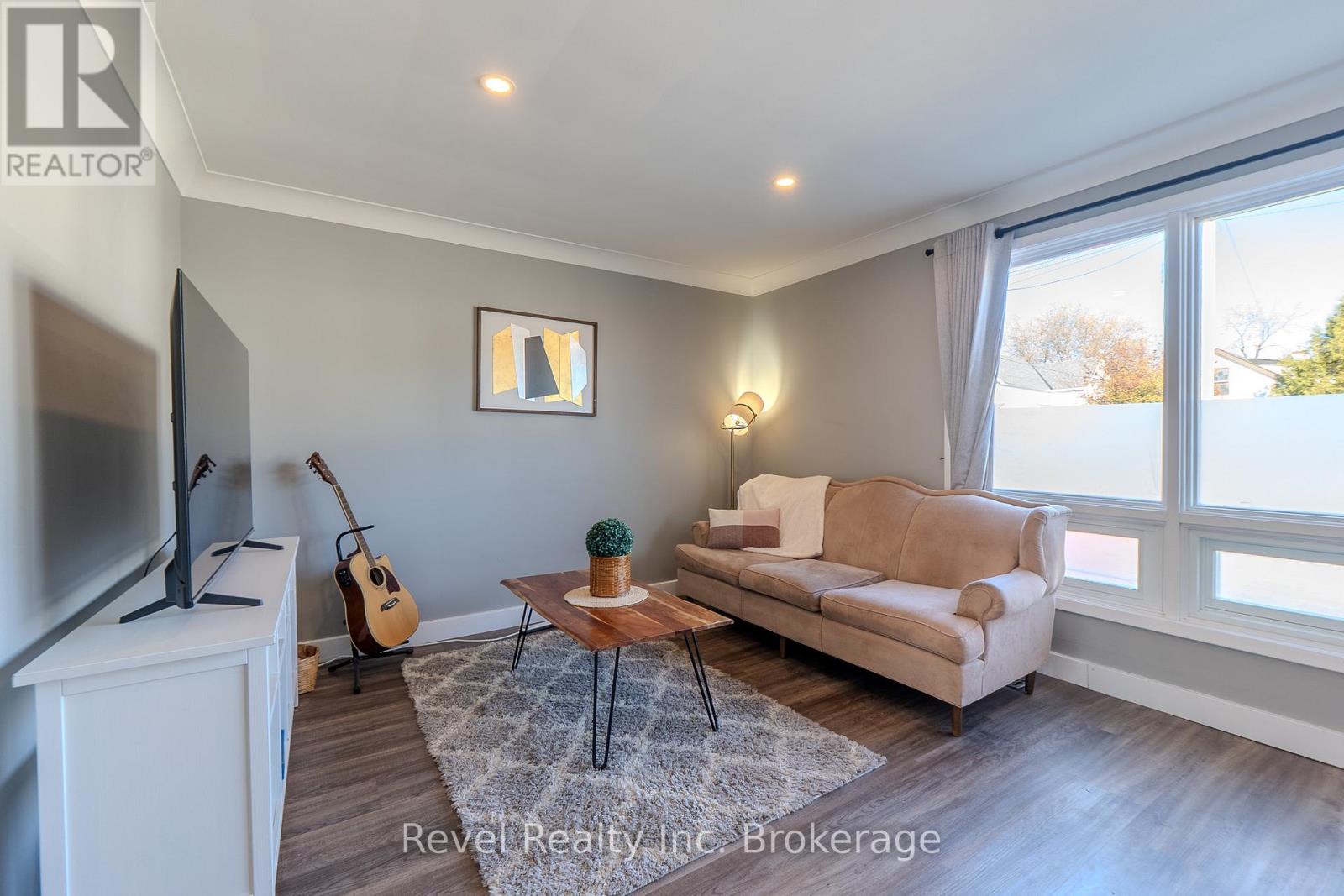 825 Mcintyre Street E, North Bay, Ontario P1B 1E9 - Photo 9 - X12487075