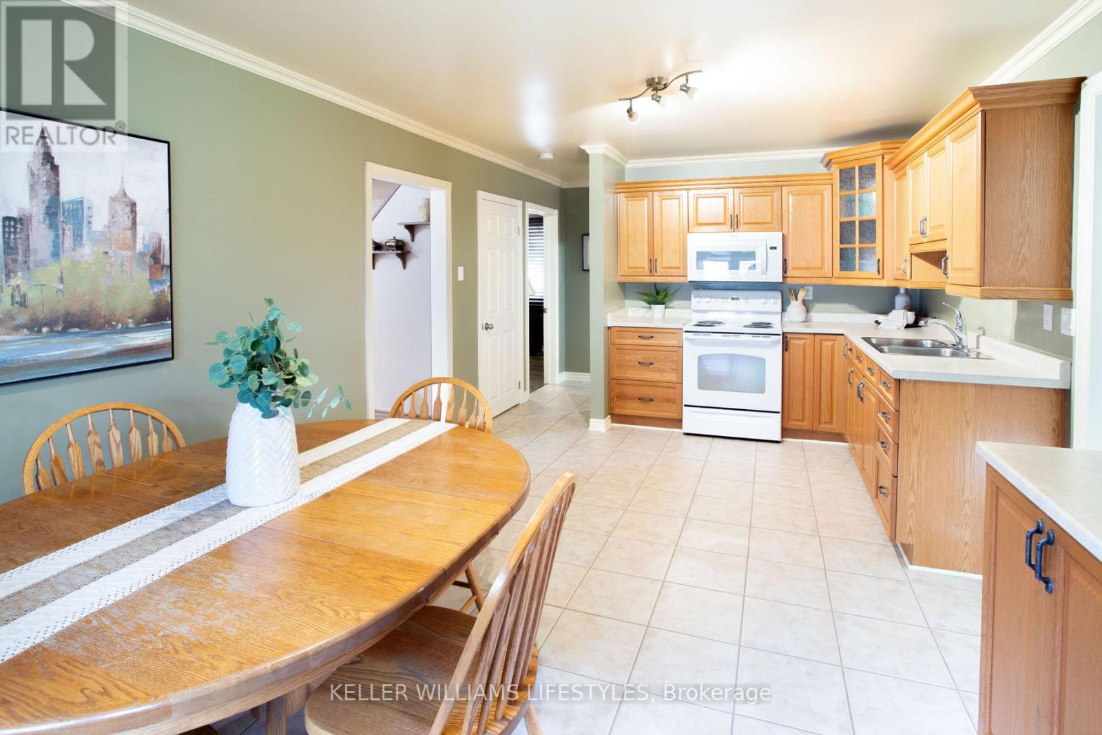 315 Fairview Avenue, London South, Ontario  N6C 4V1 - Photo 12 - X12481532