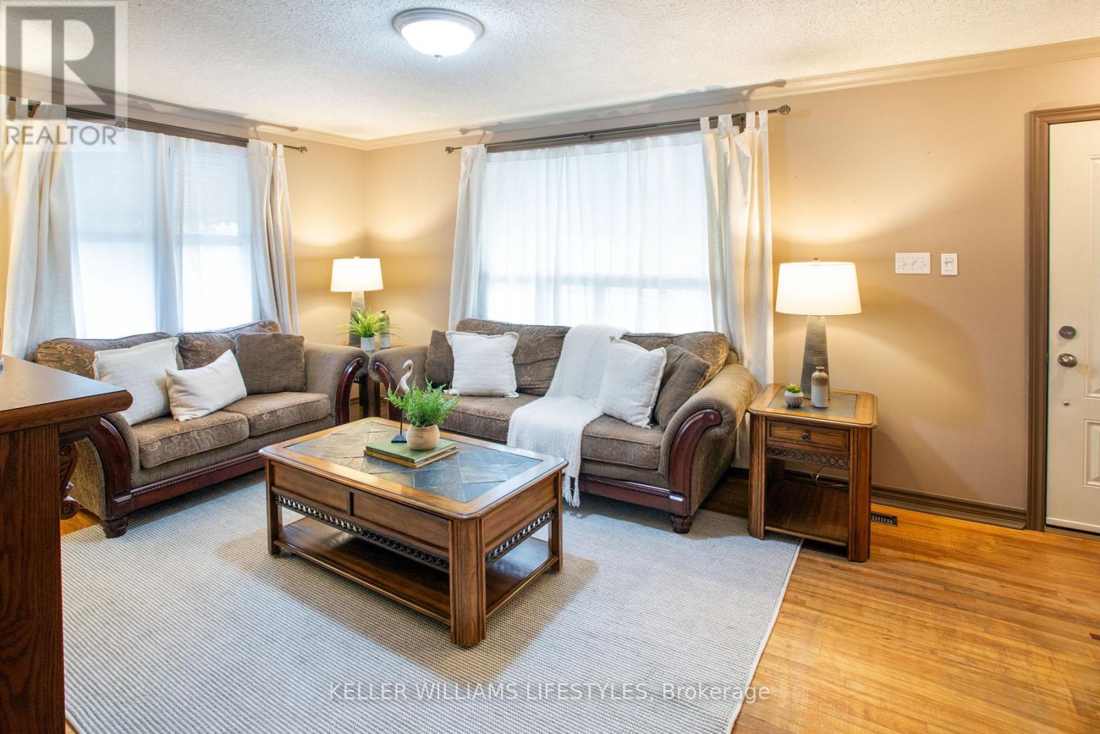 315 Fairview Avenue, London South, Ontario  N6C 4V1 - Photo 3 - X12481532