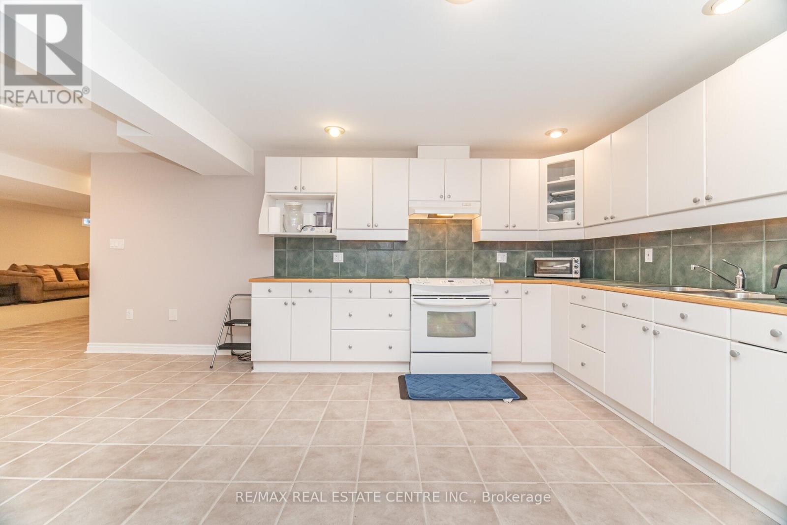 327 Cavendish Drive, Hamilton, Ontario  L9G 3Z1 - Photo 39 - X12485931