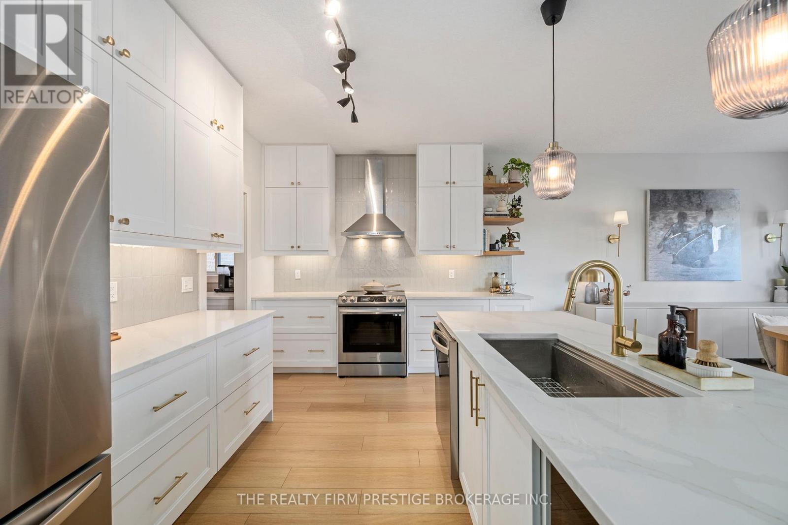 1451 Riverbend Road, London South (South A), Ontario  N6K 0E7 - Photo 10 - X12487083