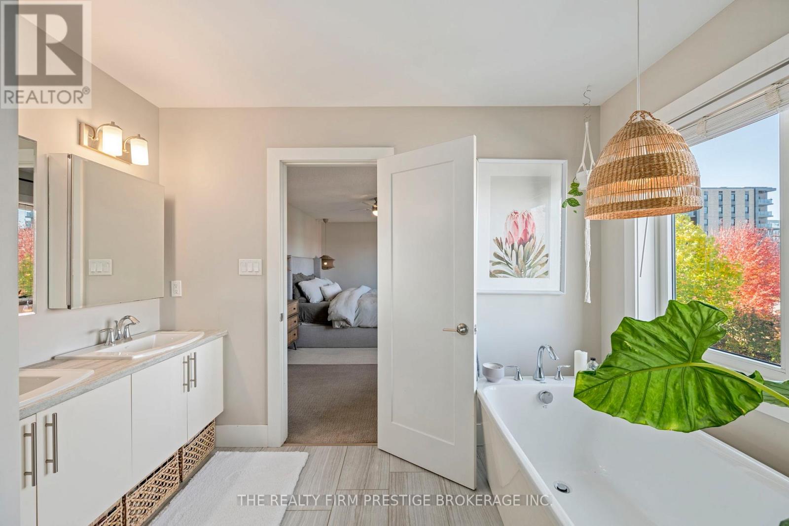 1451 Riverbend Road, London South (South A), Ontario  N6K 0E7 - Photo 32 - X12487083