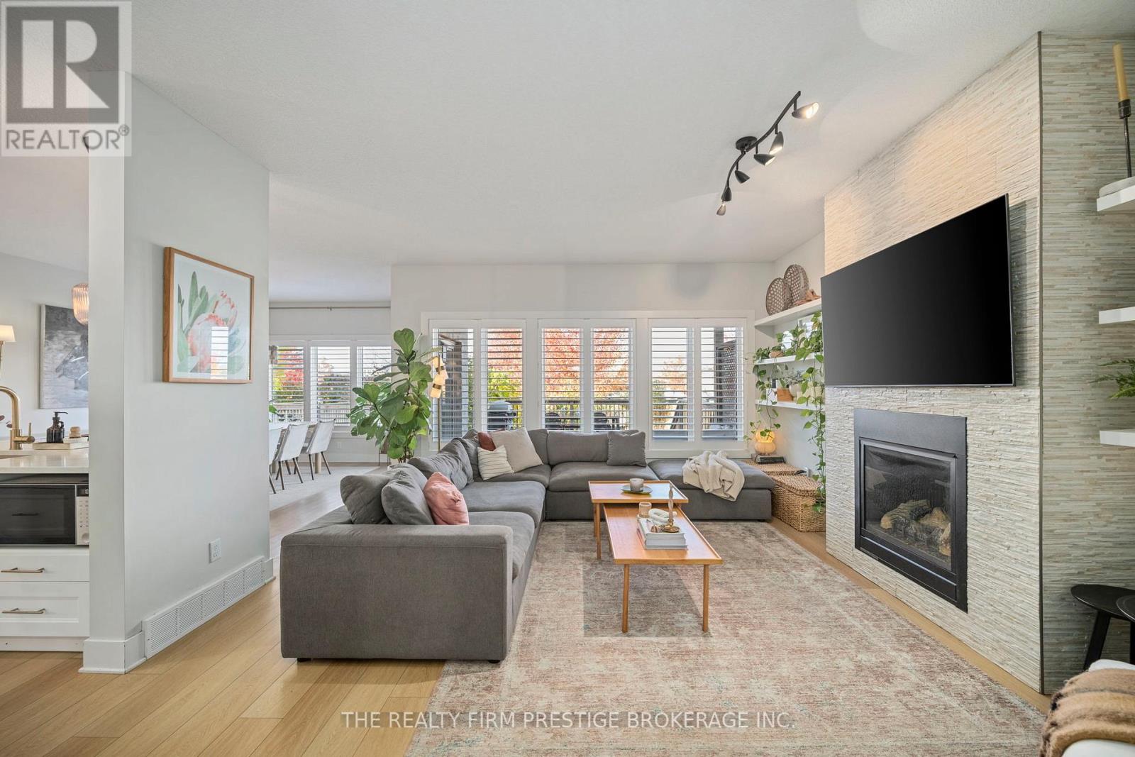 1451 Riverbend Road, London South (South A), Ontario  N6K 0E7 - Photo 7 - X12487083