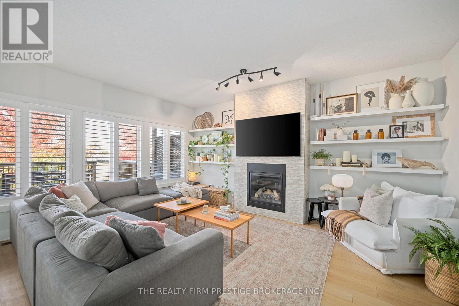 1451 Riverbend Road, London South (South A), Ontario  N6K 0E7 - Photo 8 - X12487083