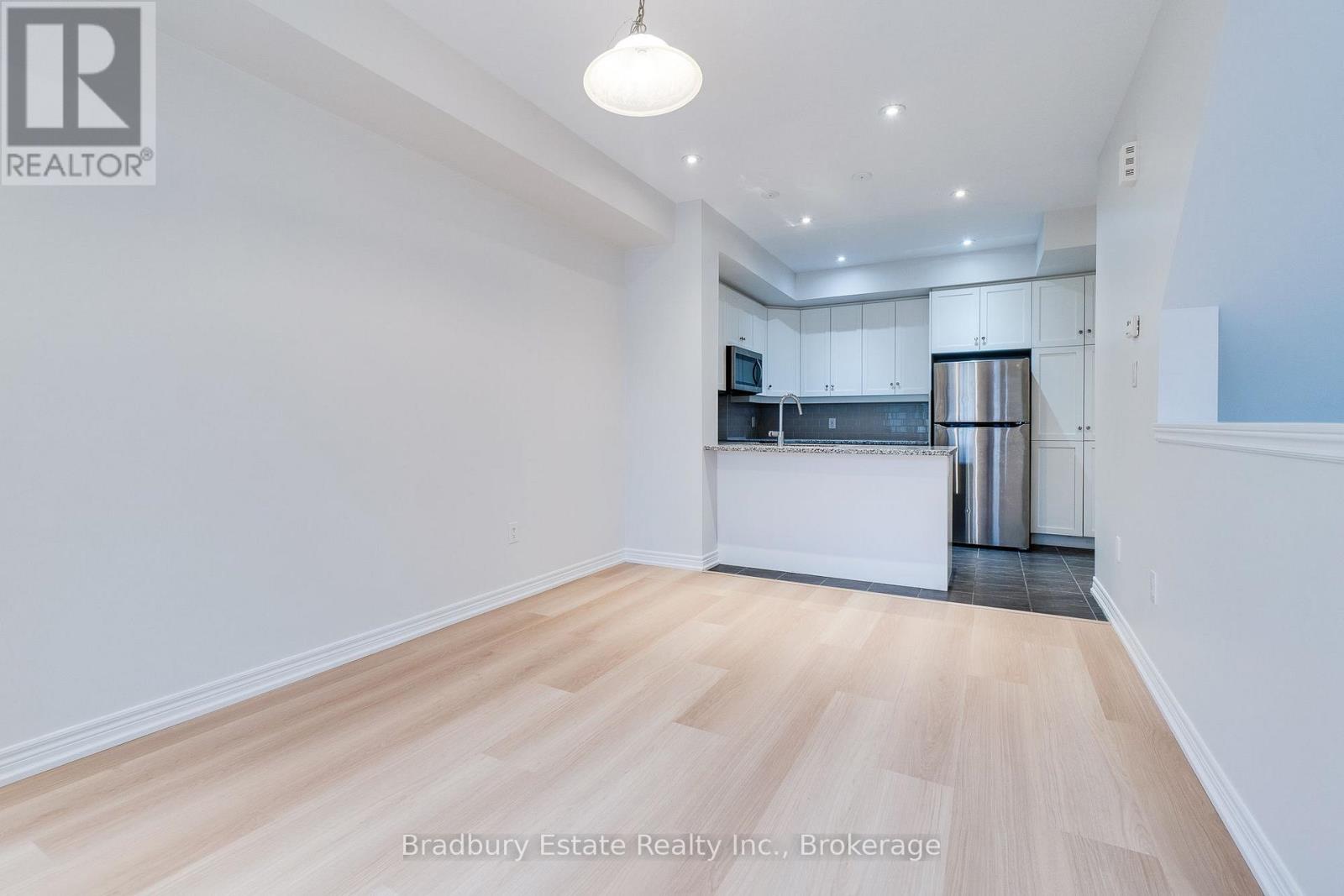 3105 Blackfriar Common, Oakville, Ontario  L6H 0R3 - Photo 11 - W12487086