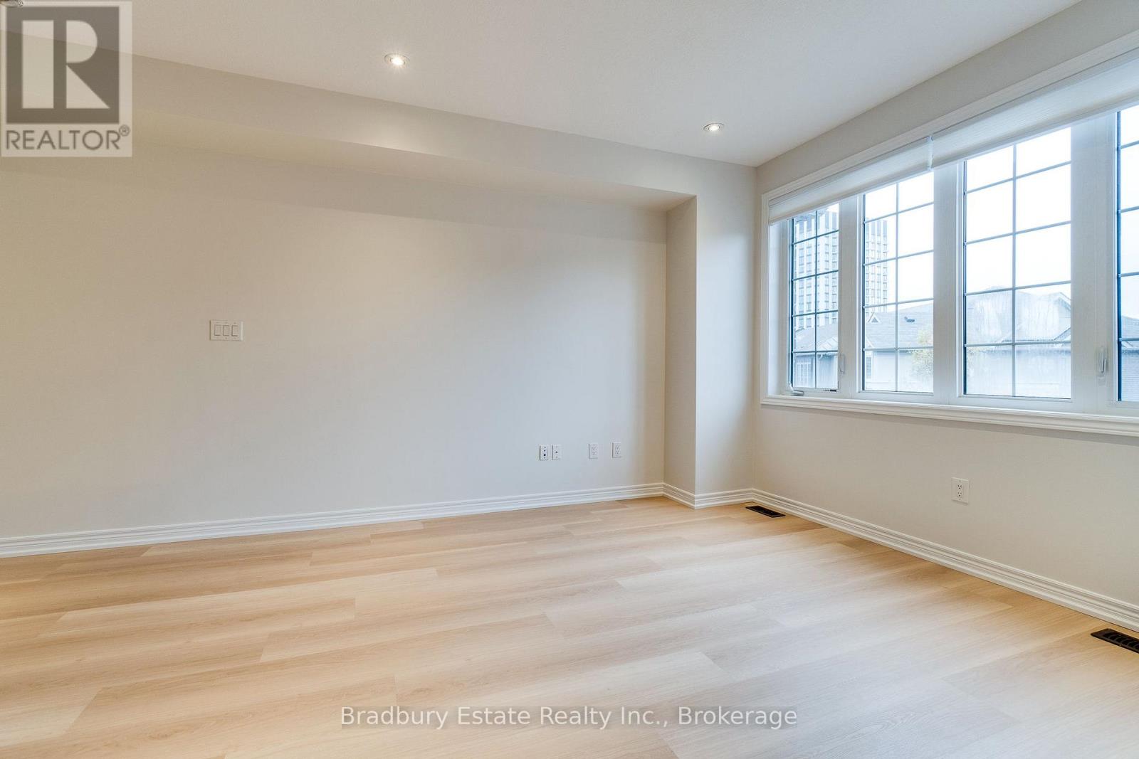 3105 Blackfriar Common, Oakville, Ontario  L6H 0R3 - Photo 15 - W12487086