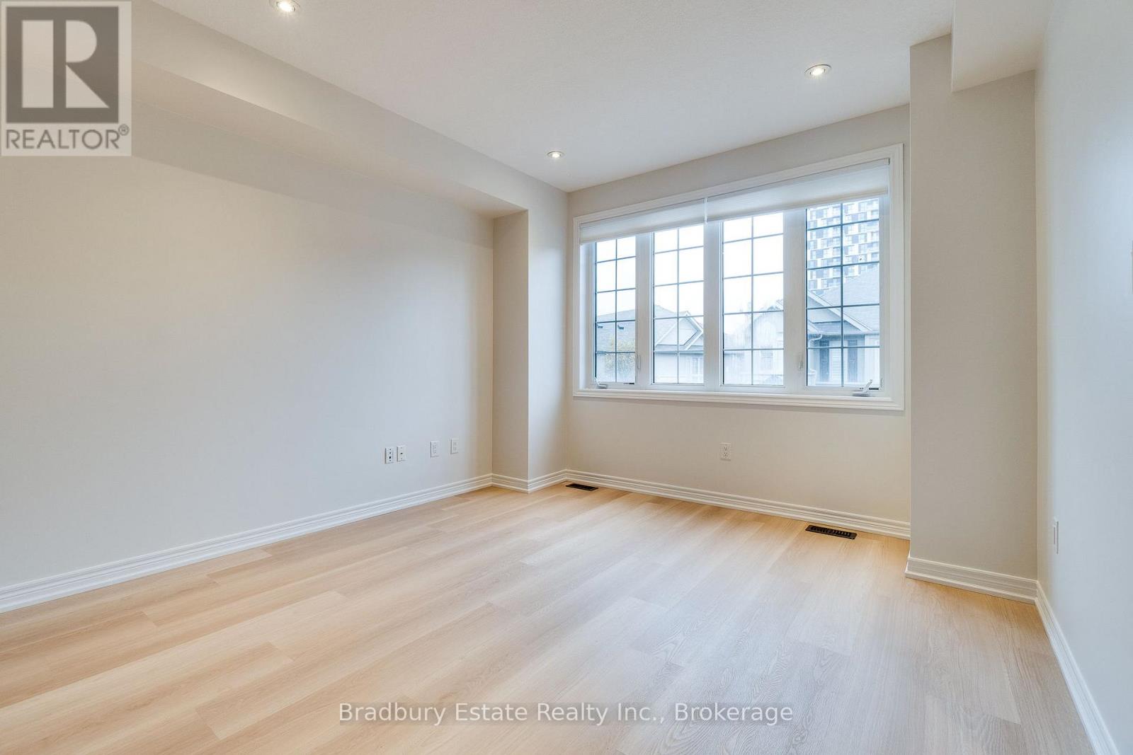 3105 Blackfriar Common, Oakville, Ontario  L6H 0R3 - Photo 16 - W12487086