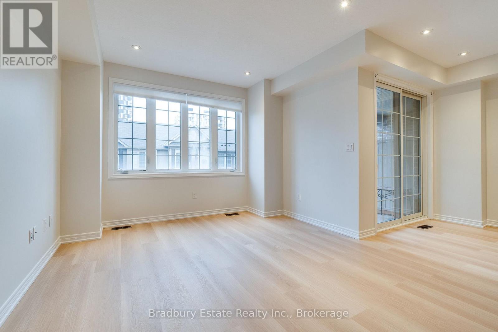 3105 Blackfriar Common, Oakville, Ontario  L6H 0R3 - Photo 18 - W12487086