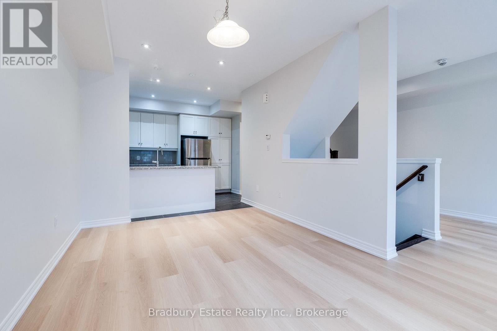 3105 Blackfriar Common, Oakville, Ontario  L6H 0R3 - Photo 7 - W12487086