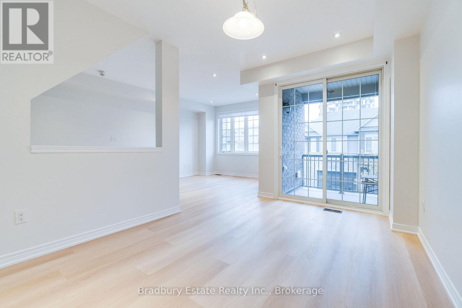 3105 Blackfriar Common, Oakville, Ontario  L6H 0R3 - Photo 8 - W12487086