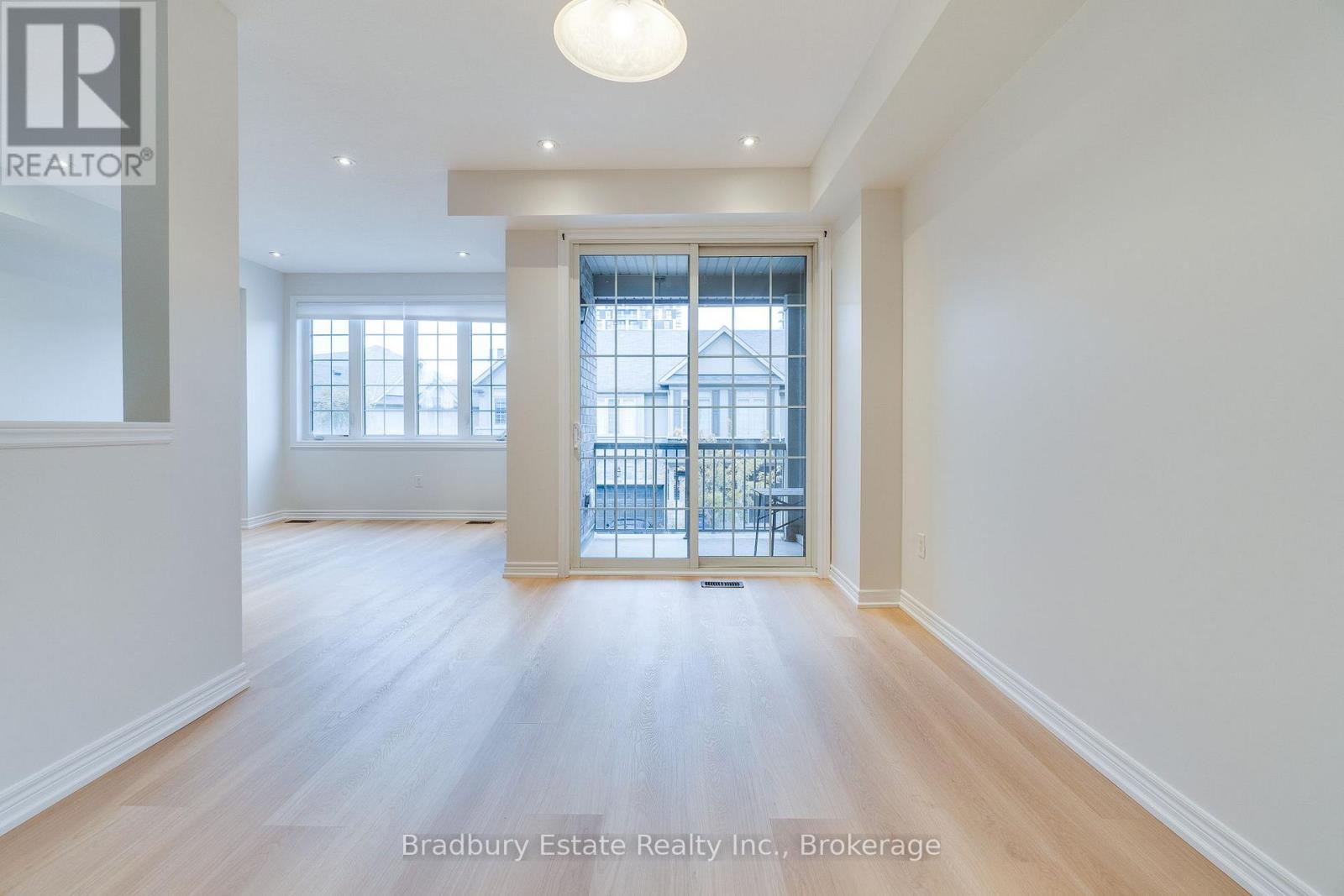 3105 Blackfriar Common, Oakville, Ontario  L6H 0R3 - Photo 9 - W12487086