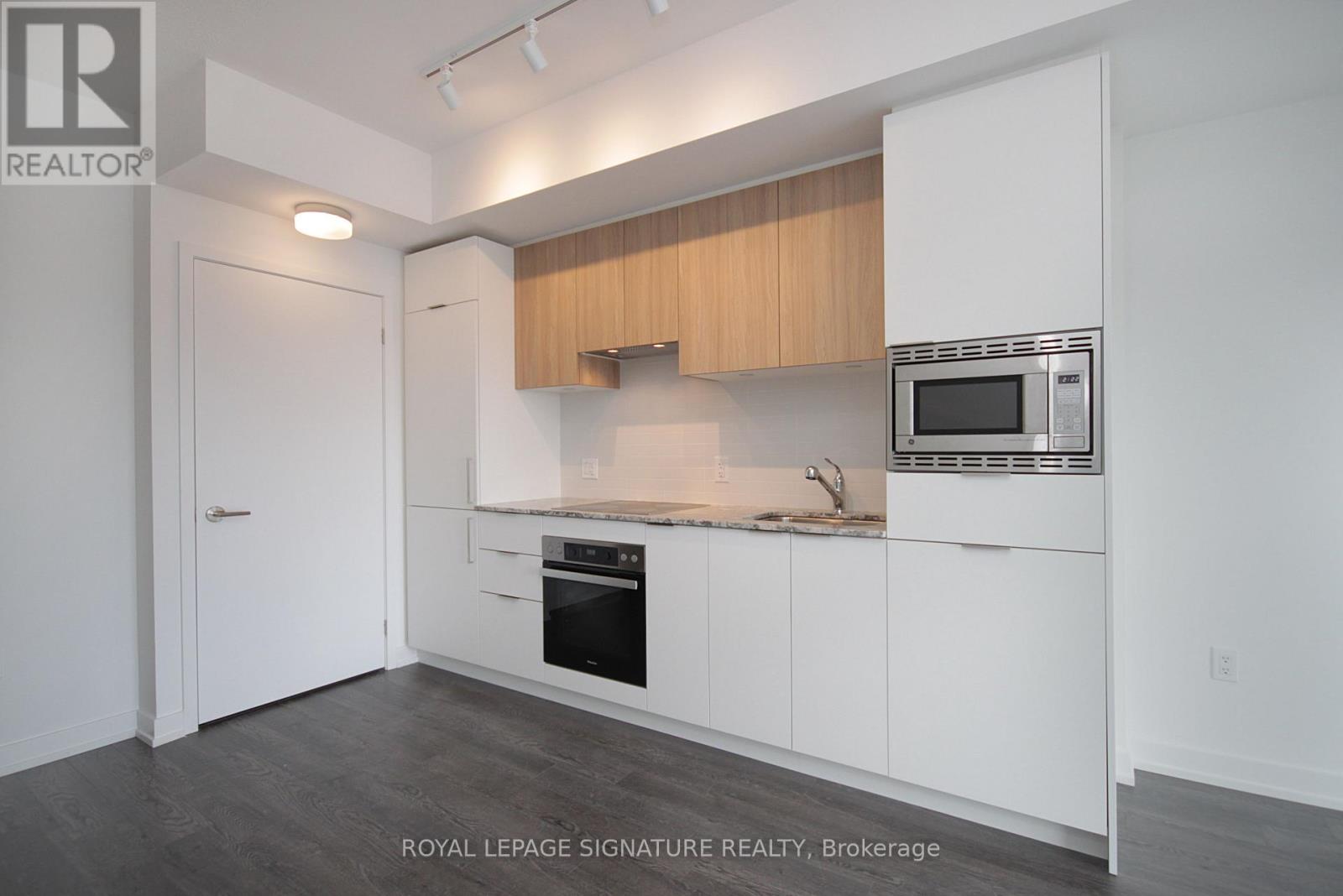 1524 - 20 O'neill Road, Toronto, Ontario  M3C 0R2 - Photo 3 - C12473095