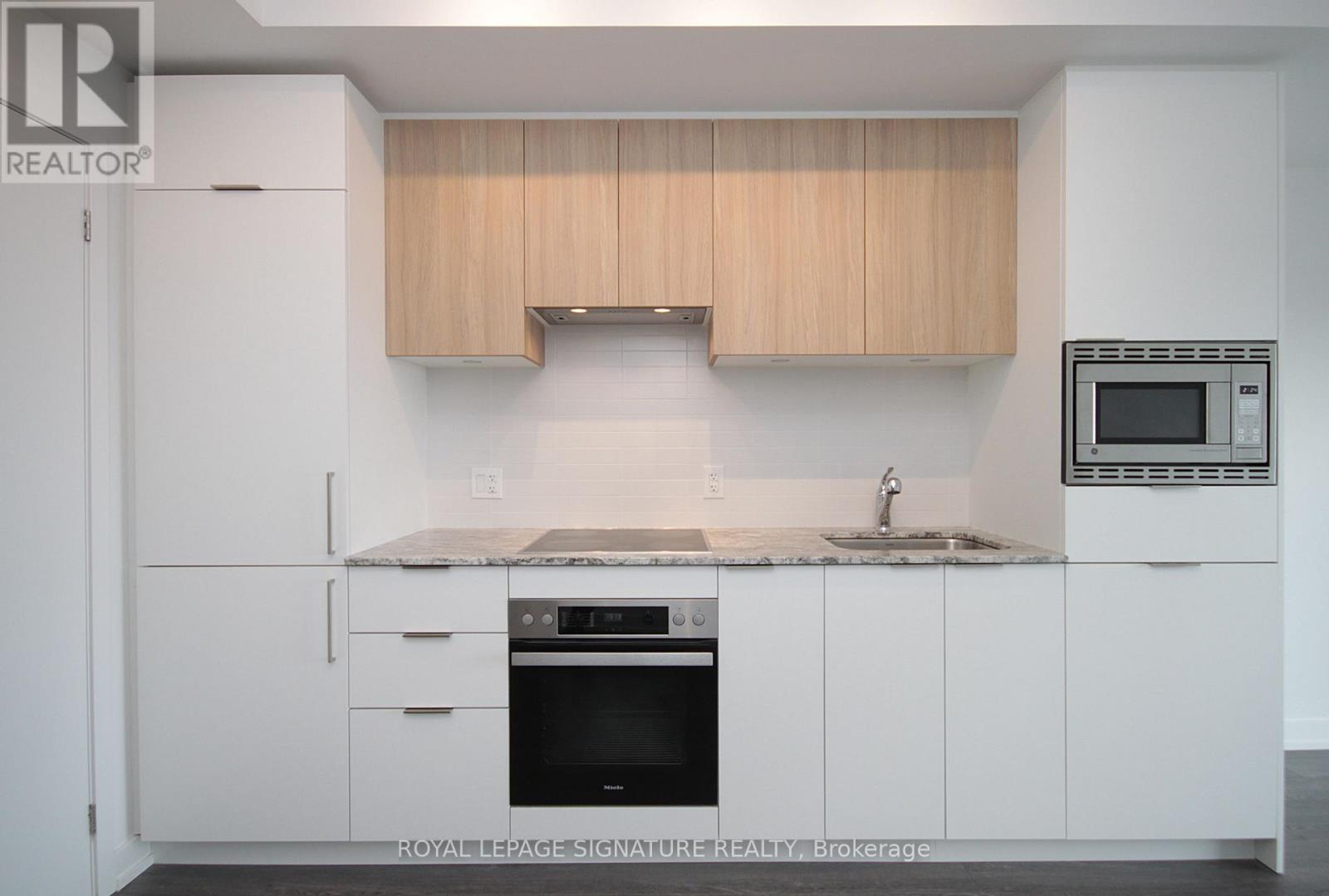 1524 - 20 O'neill Road, Toronto, Ontario  M3C 0R2 - Photo 5 - C12473095