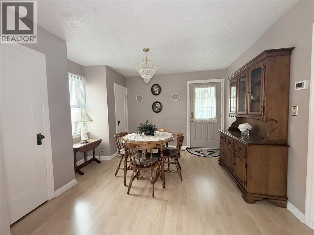 362 Mack Avenue, Sarnia, Ontario  N7T 3P6 - Photo 3 - 25027037