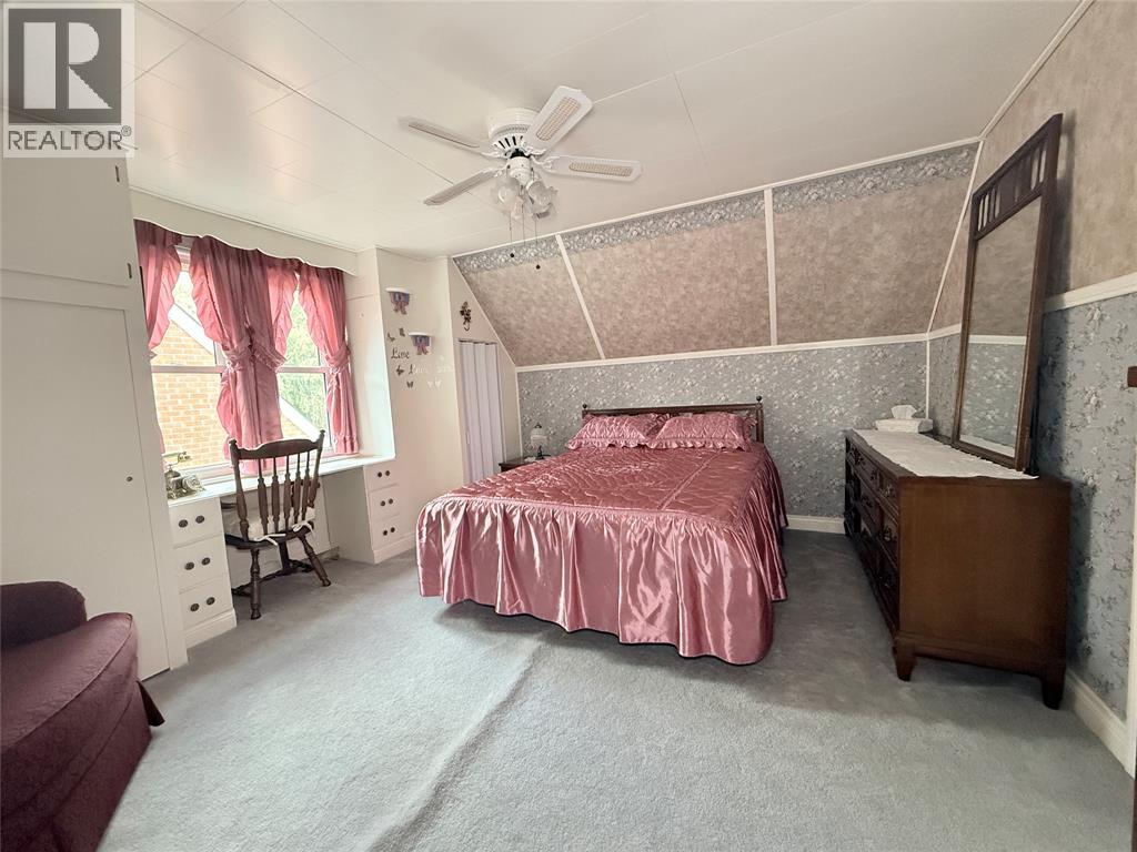 362 Mack Avenue, Sarnia, Ontario  N7T 3P6 - Photo 8 - 25027037