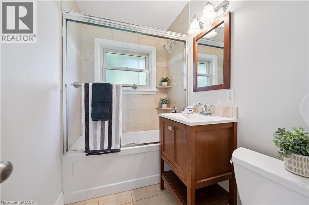 272 Hartwood Place, Kitchener, Ontario  N2H 6B5 - Photo 16 - 40782572