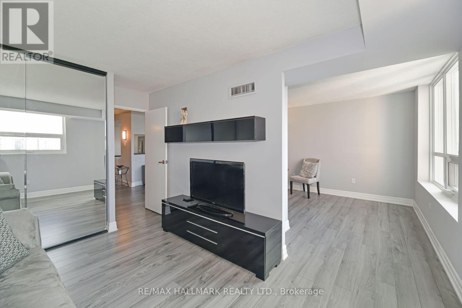 808 - 7601 Bathurst Street, Vaughan, Ontario  L4J 4H5 - Photo 17 - N12487076