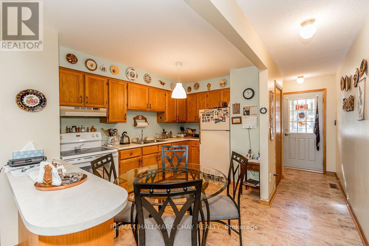 2 - 10 Riverley Lane, New Tecumseth, Ontario  L9R 1C5 - Photo 6 - N12487080