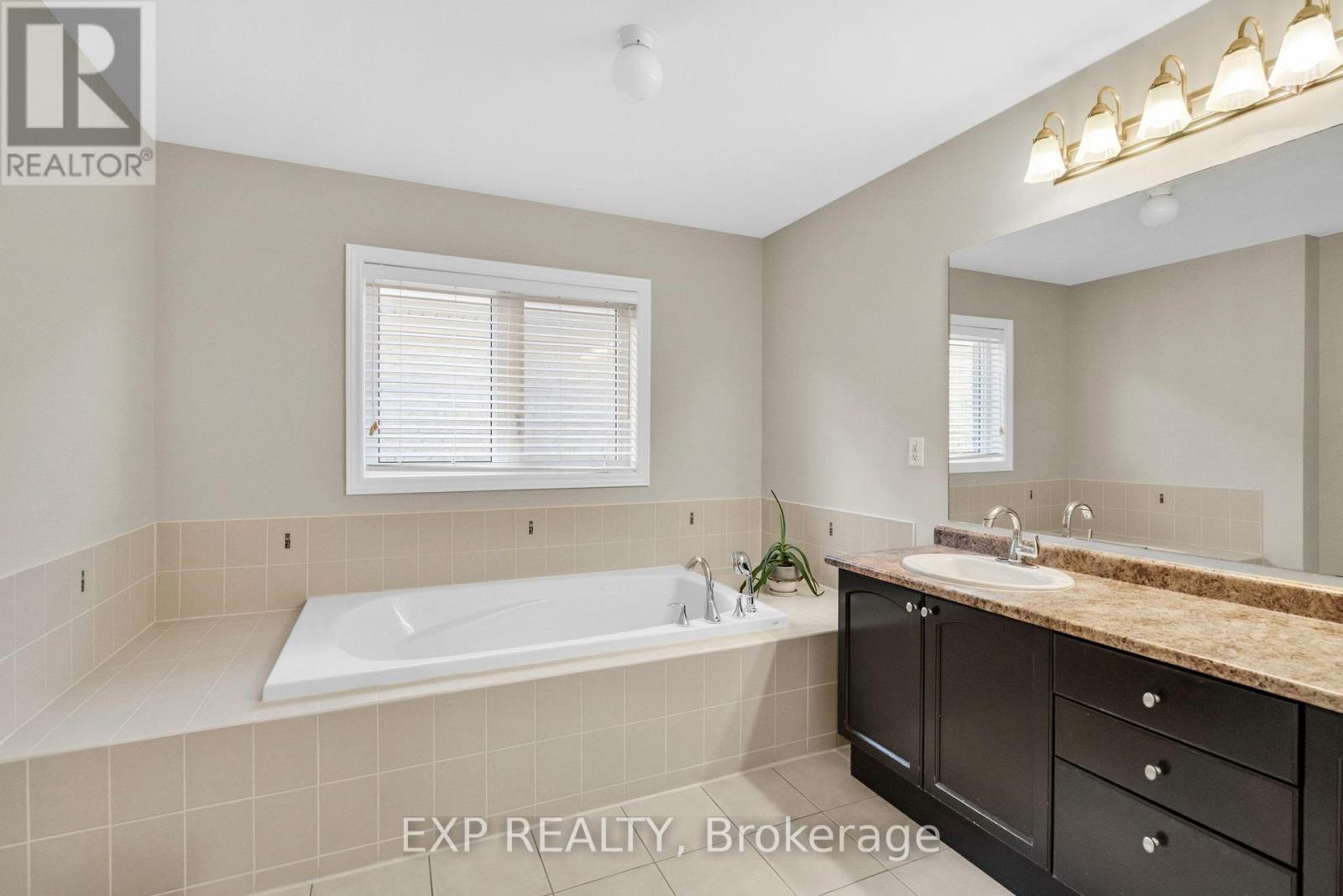 101 Smoothwater Terrace, Markham, Ontario  L6B 0E8 - Photo 33 - N12487087