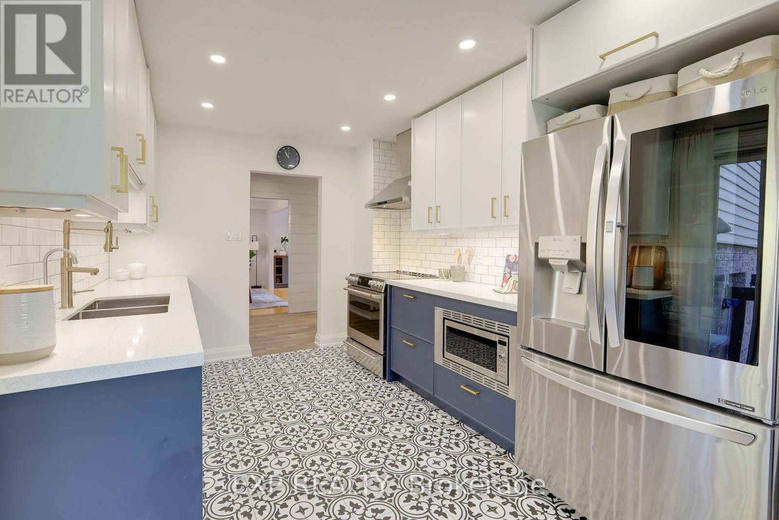 8 Renata Place, Markham, Ontario  L3R 2Y1 - Photo 12 - N12487088