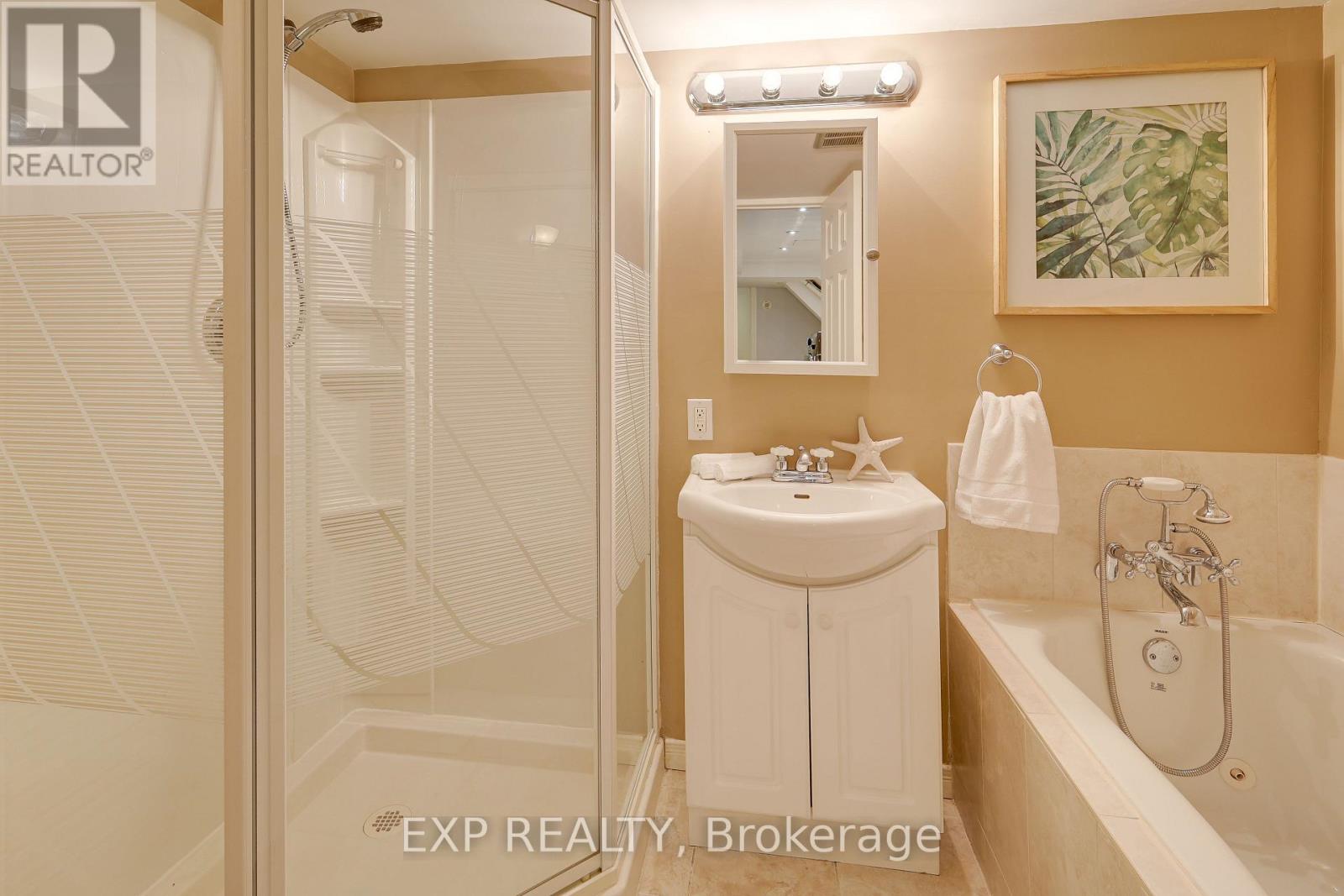 8 Renata Place, Markham, Ontario  L3R 2Y1 - Photo 44 - N12487088