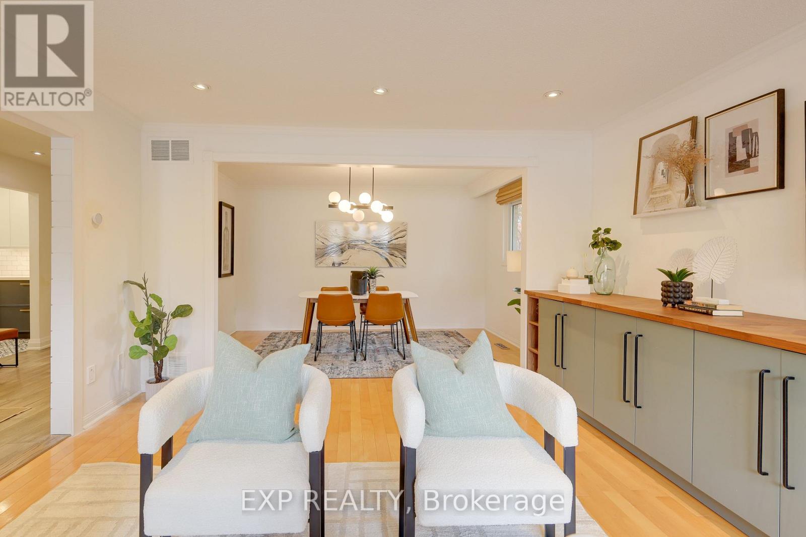 8 Renata Place, Markham, Ontario  L3R 2Y1 - Photo 7 - N12487088