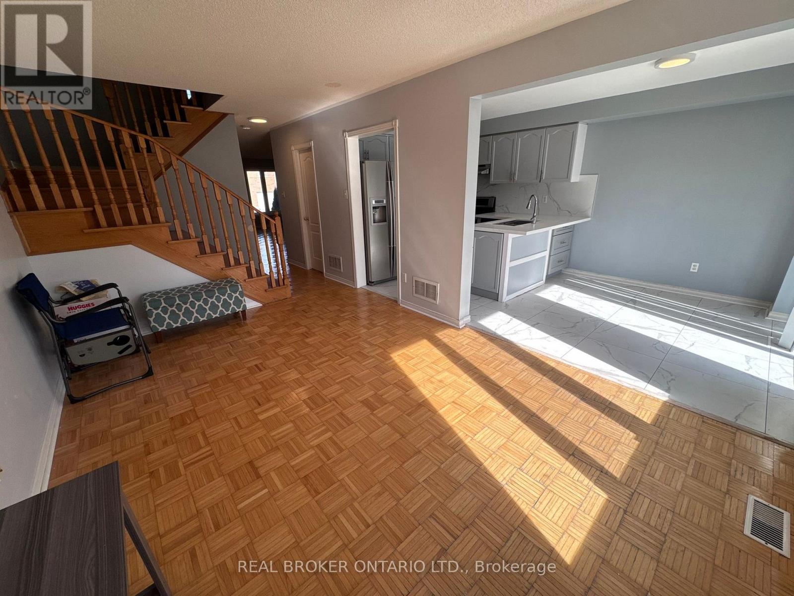 Main Unit - 80 Redfinch Way, Brampton, Ontario  L7A 2B1 - Photo 11 - W12487070