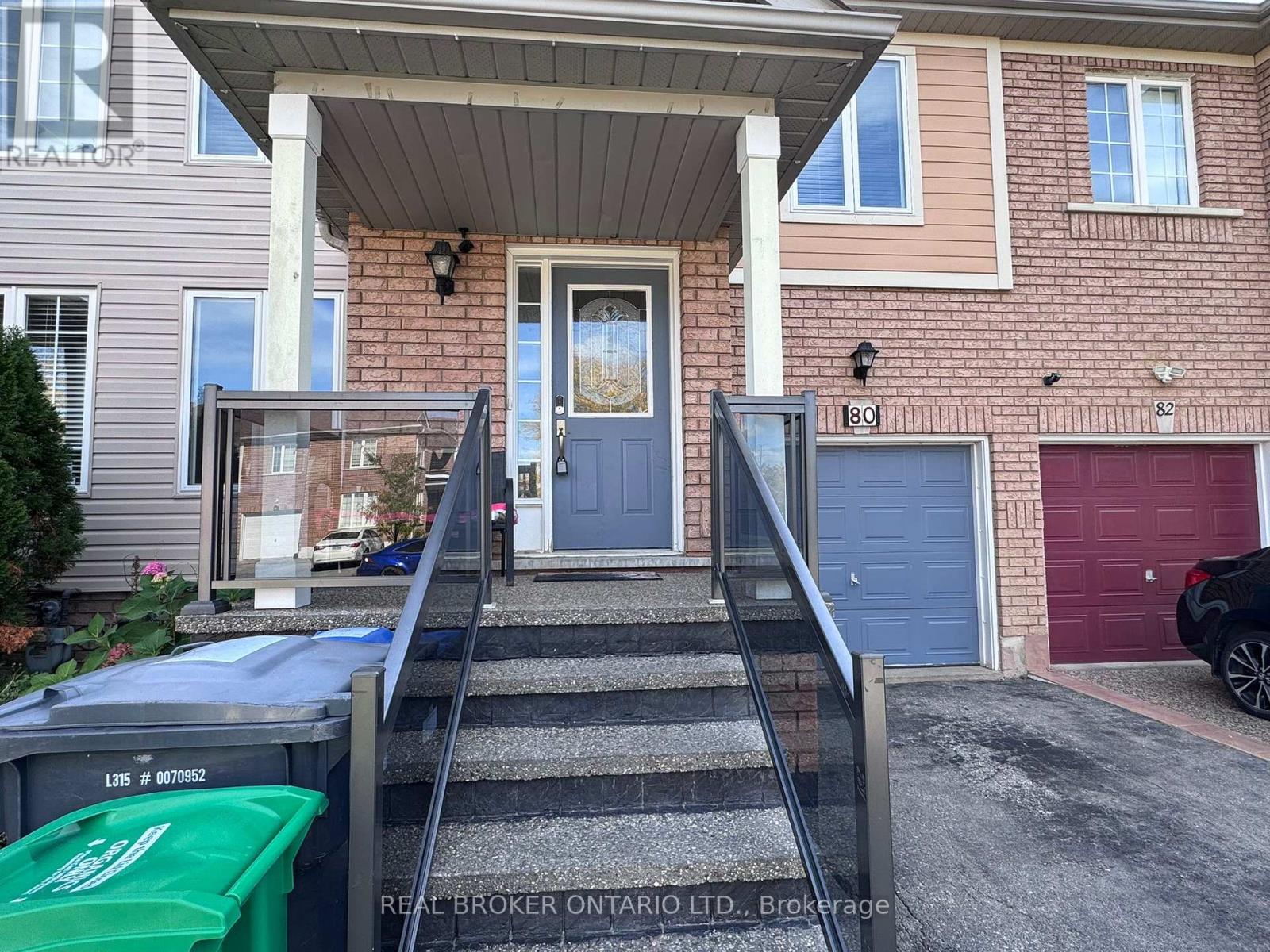 Main Unit - 80 Redfinch Way, Brampton, Ontario  L7A 2B1 - Photo 3 - W12487070
