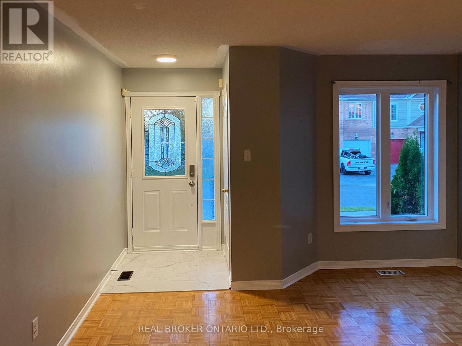 Main Unit - 80 Redfinch Way, Brampton, Ontario  L7A 2B1 - Photo 4 - W12487070