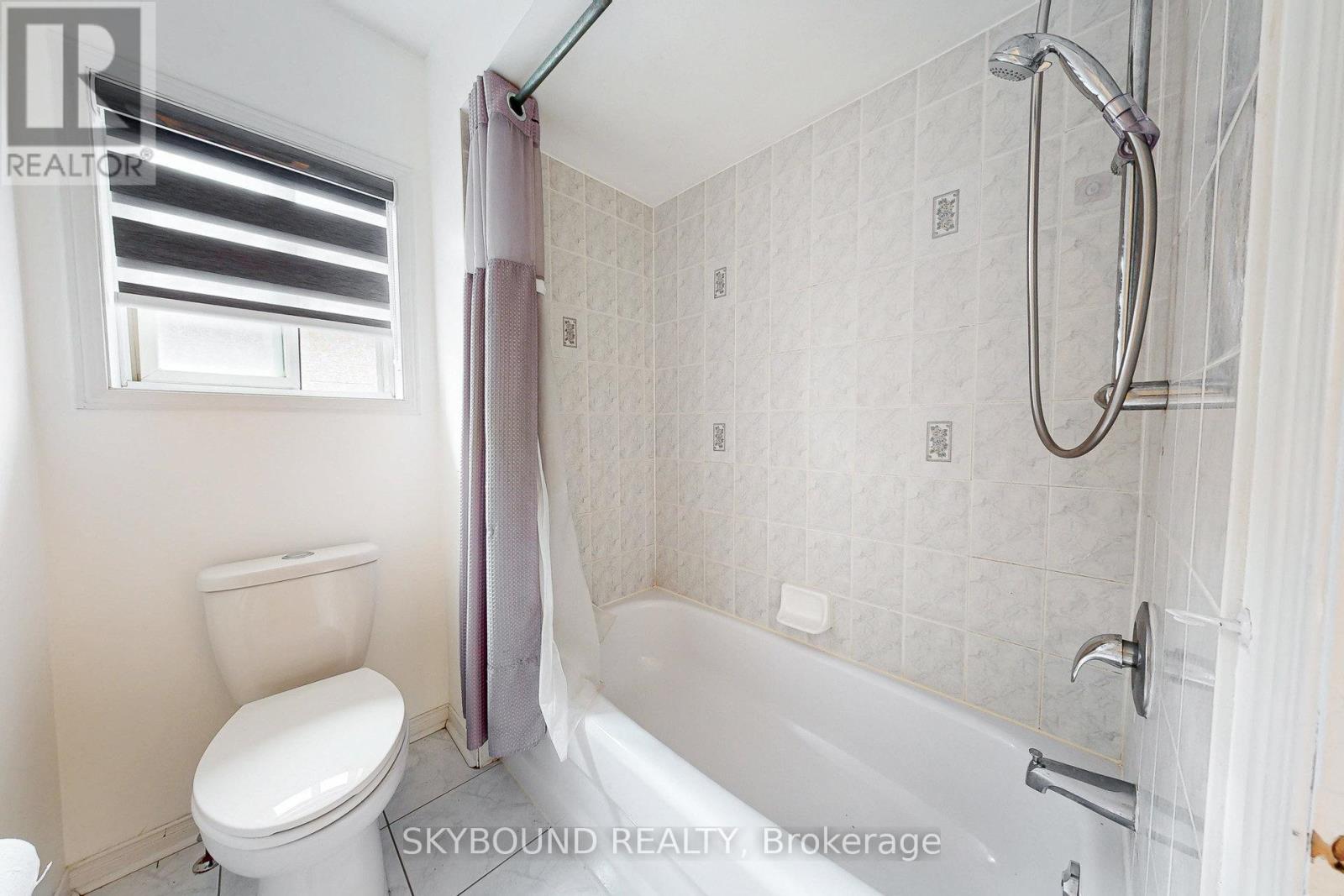 26 Bushberry Road, Brampton, Ontario  L7A 1L3 - Photo 35 - W12487074