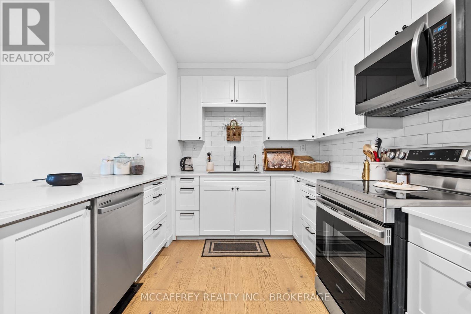 2055 Switzerville Road, Loyalist, Ontario  K7R 3K9 - Photo 15 - X12442768