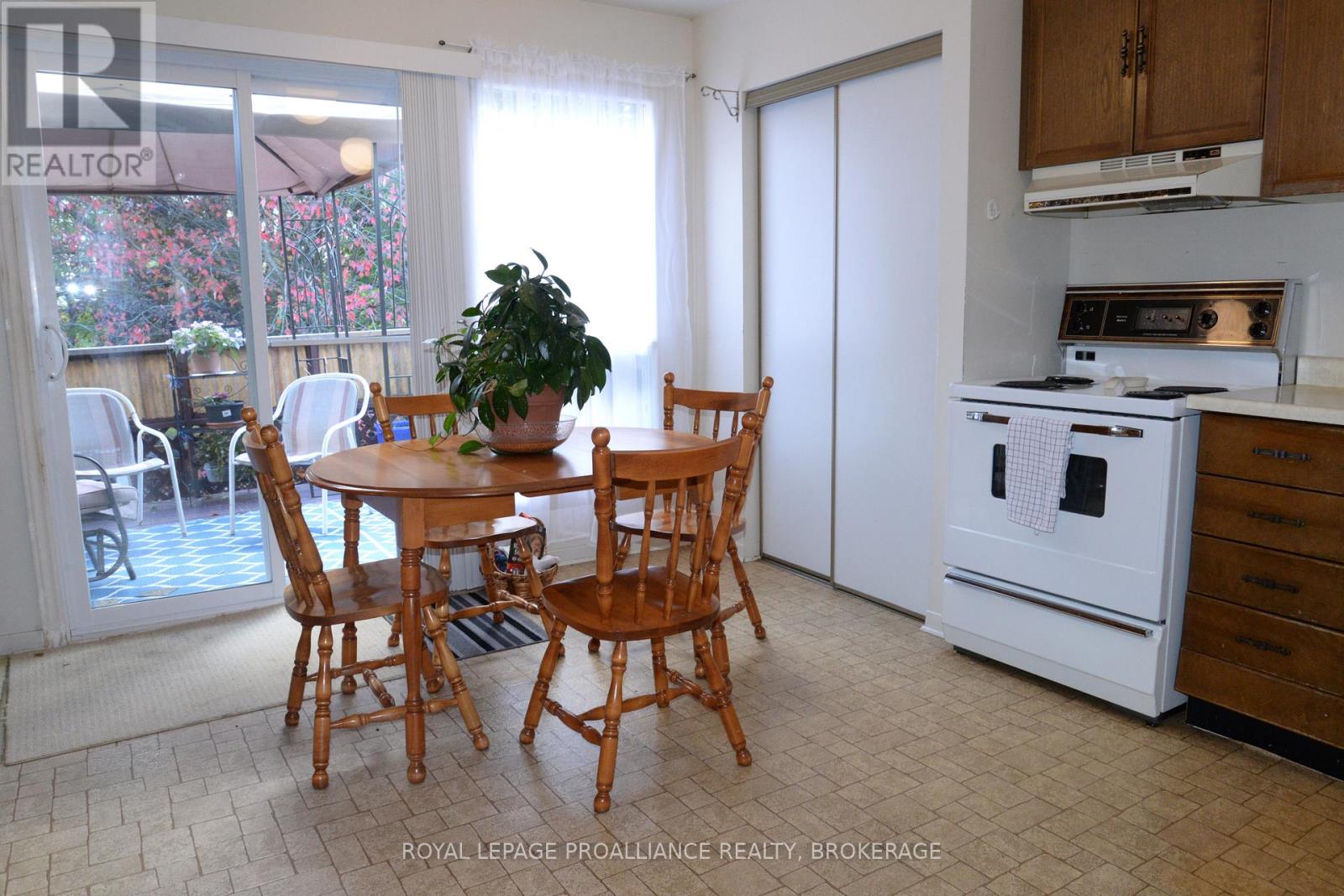 834 Somerset Crescent, Kingston (North Of Taylor-Kidd Blvd), Ontario  K7P 1G5 - Photo 12 - X12487094