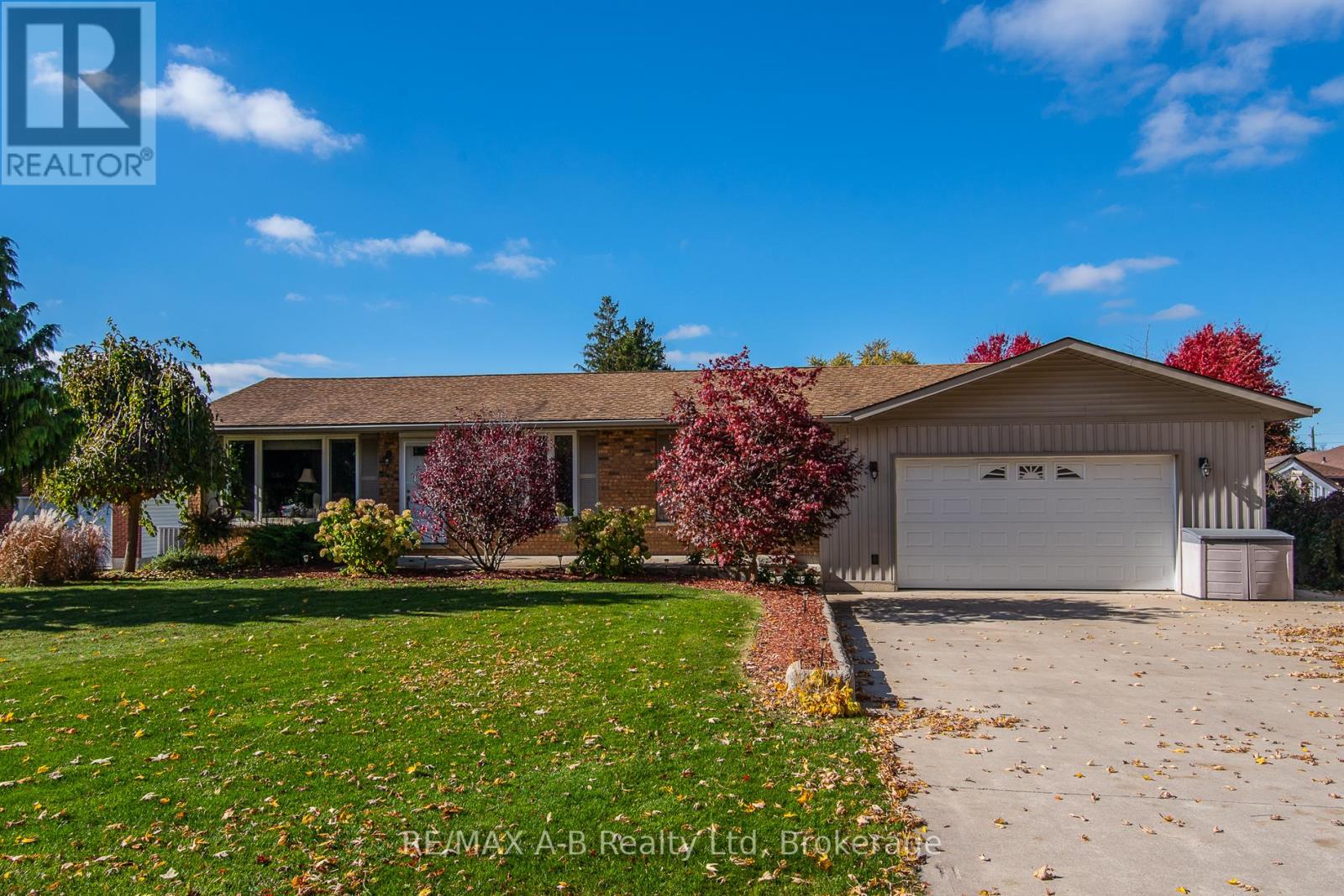 3972 BURNS STREET, Perth East, Ontario