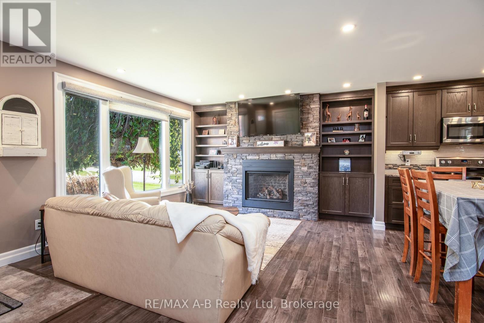 3972 Burns Street, Perth East, Ontario  N0B 2P0 - Photo 14 - X12487097