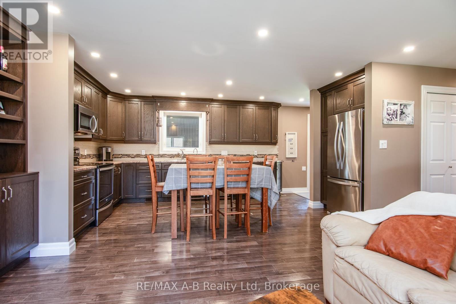 3972 Burns Street, Perth East, Ontario  N0B 2P0 - Photo 17 - X12487097