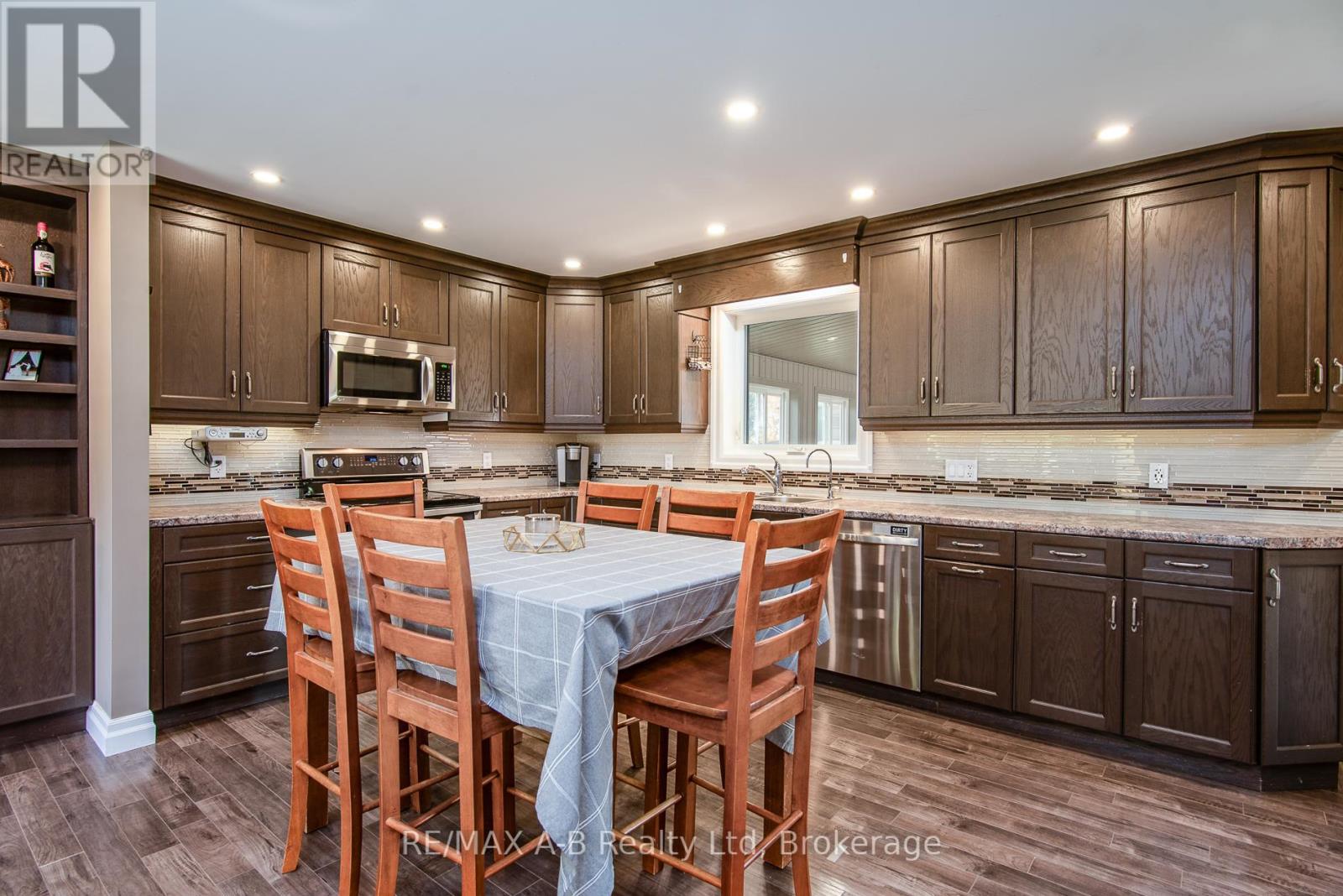 3972 Burns Street, Perth East, Ontario  N0B 2P0 - Photo 19 - X12487097