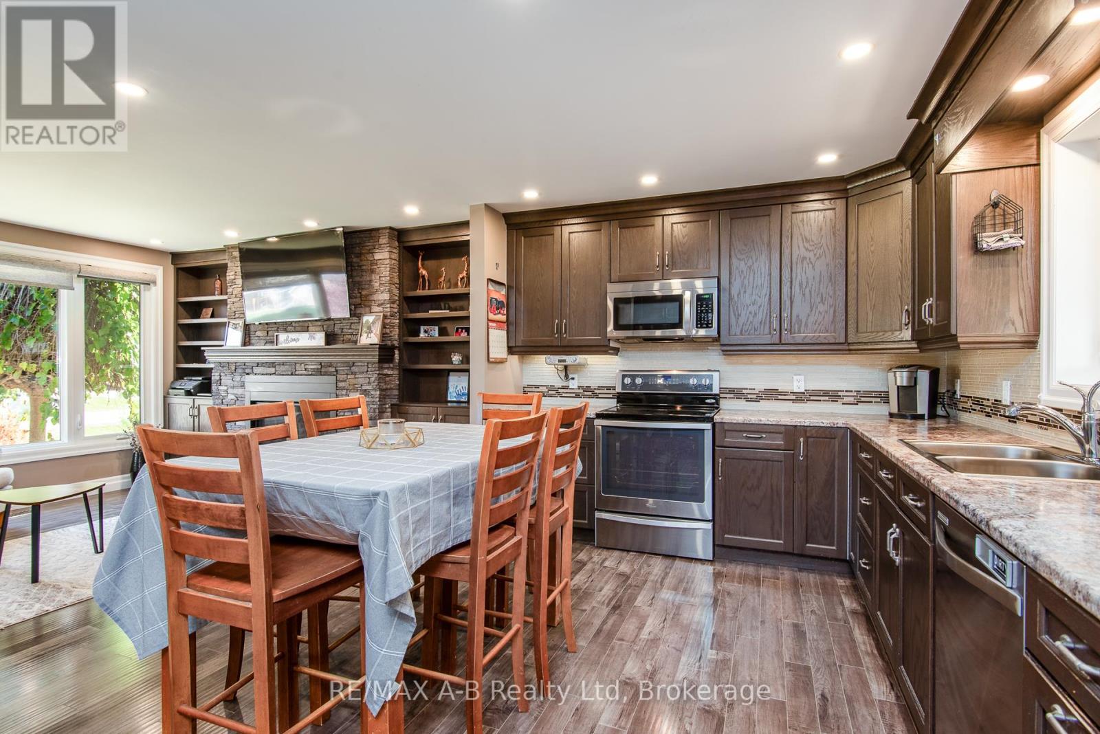 3972 Burns Street, Perth East, Ontario  N0B 2P0 - Photo 23 - X12487097