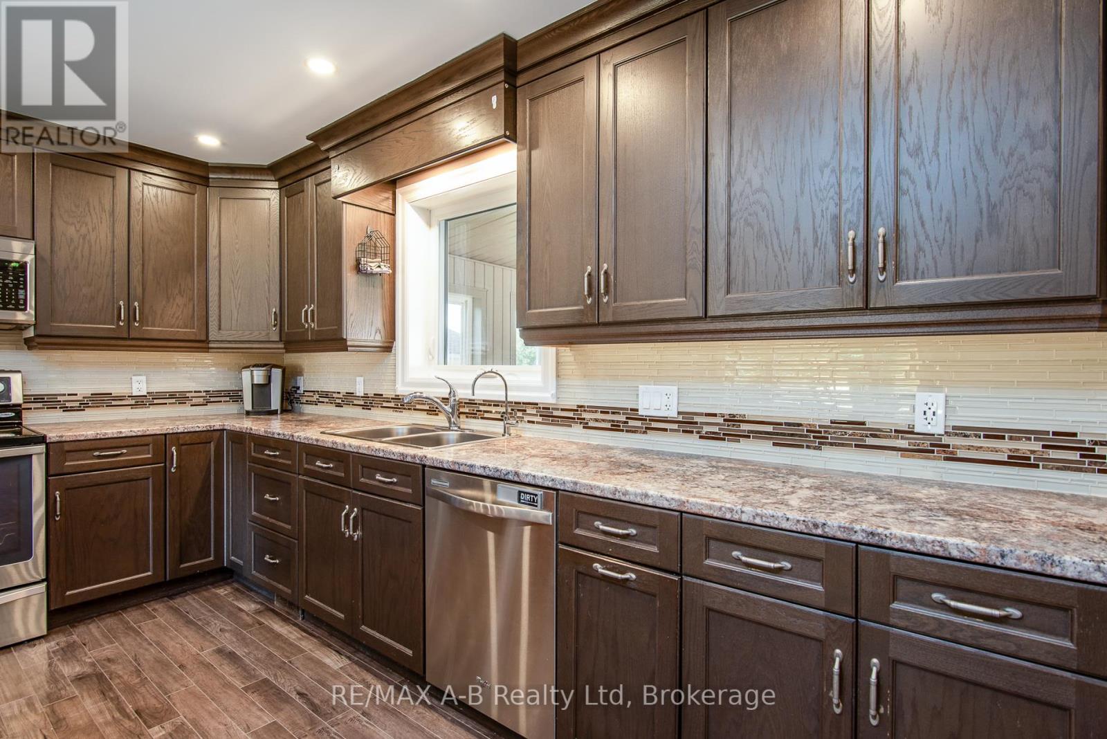 3972 Burns Street, Perth East, Ontario  N0B 2P0 - Photo 24 - X12487097