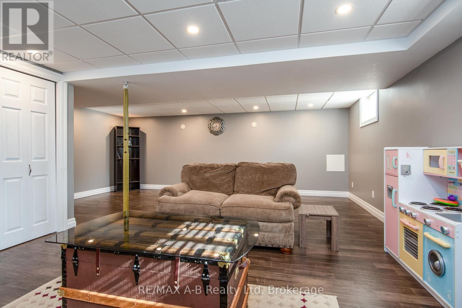 3972 Burns Street, Perth East, Ontario  N0B 2P0 - Photo 38 - X12487097