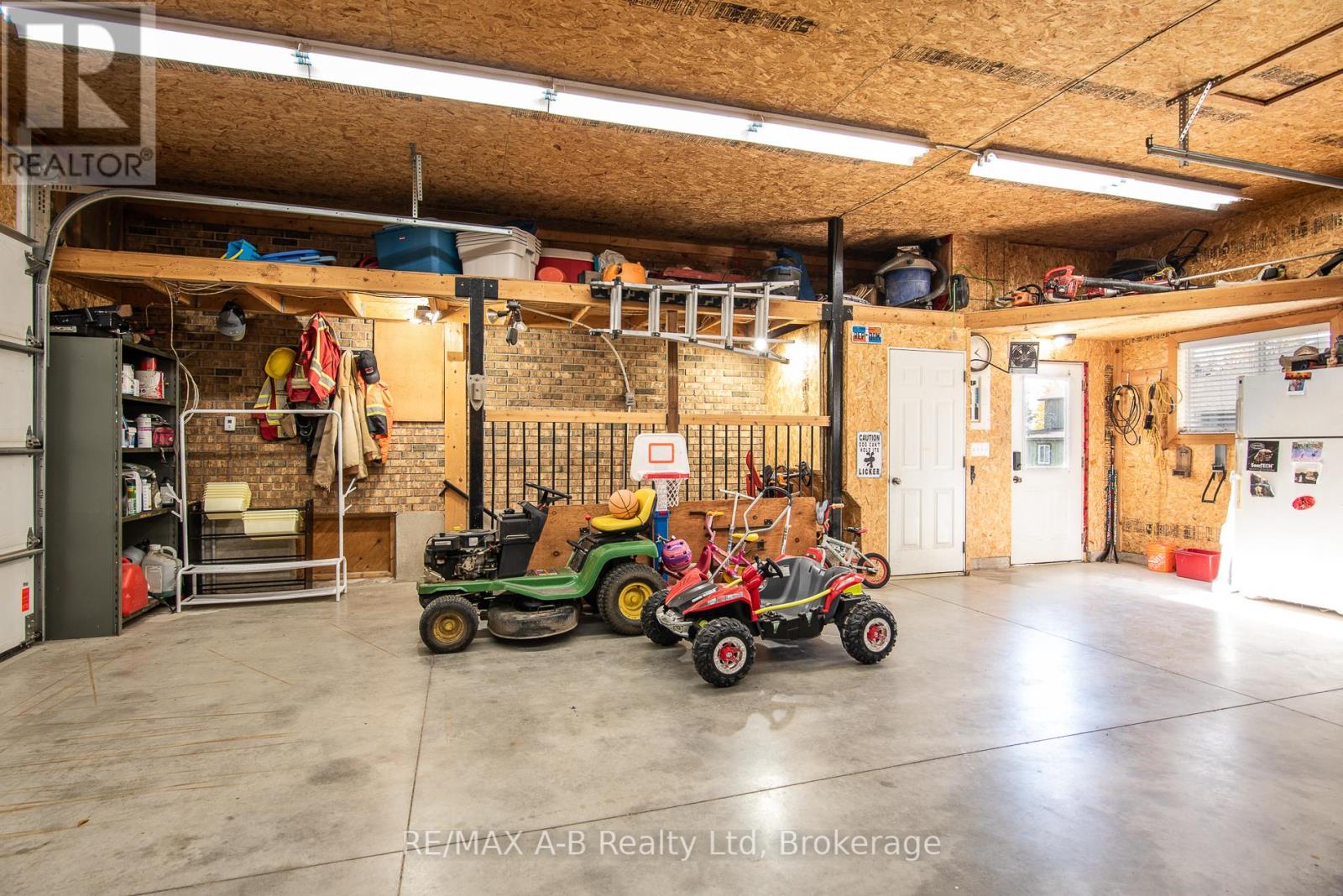 3972 Burns Street, Perth East, Ontario  N0B 2P0 - Photo 46 - X12487097