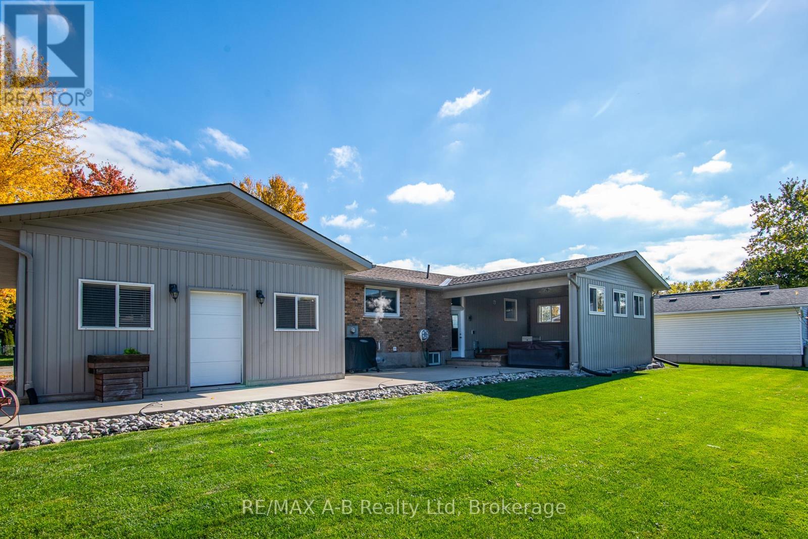 3972 Burns Street, Perth East, Ontario  N0B 2P0 - Photo 5 - X12487097