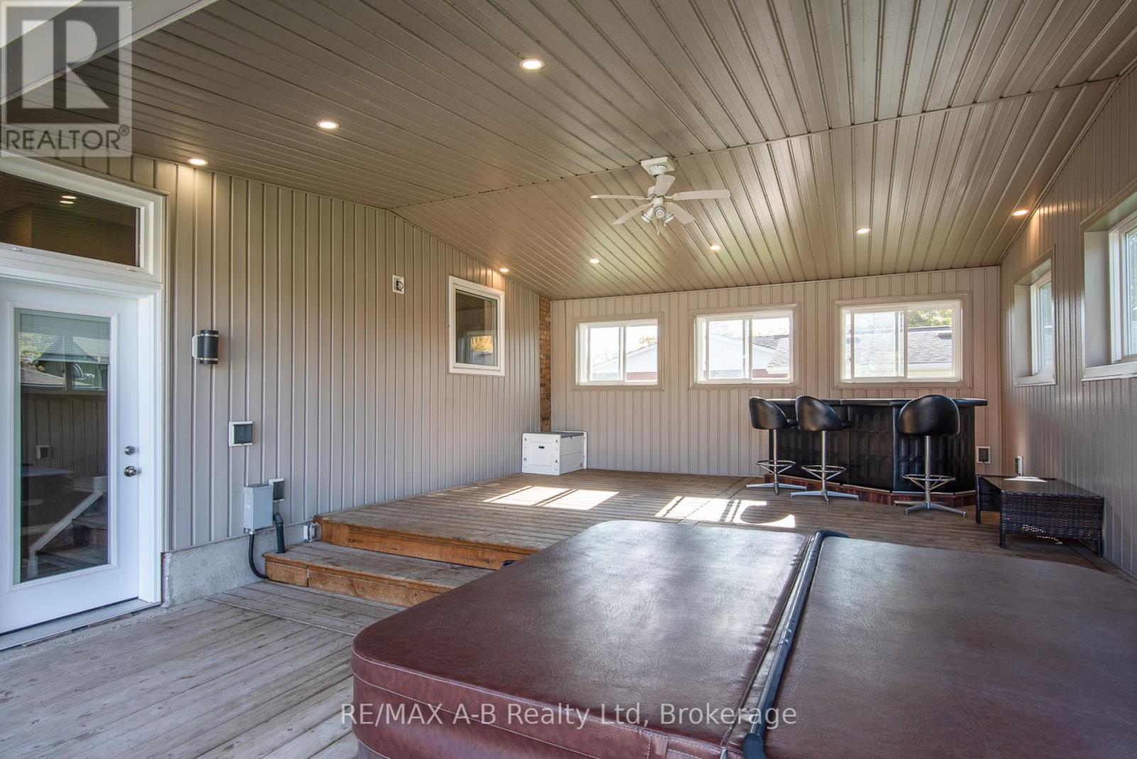 3972 Burns Street, Perth East, Ontario  N0B 2P0 - Photo 9 - X12487097