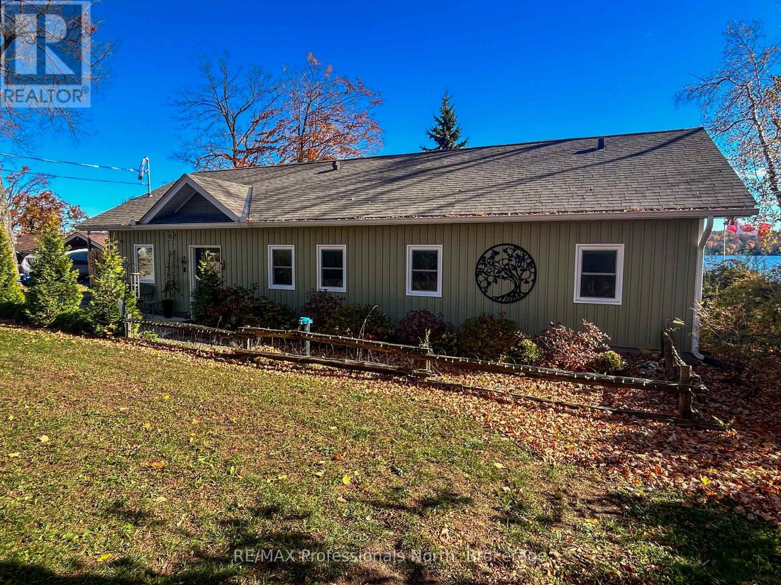 563 Dalhaven Road, Selwyn, Ontario  K9J 6X2 - Photo 2 - X12487098