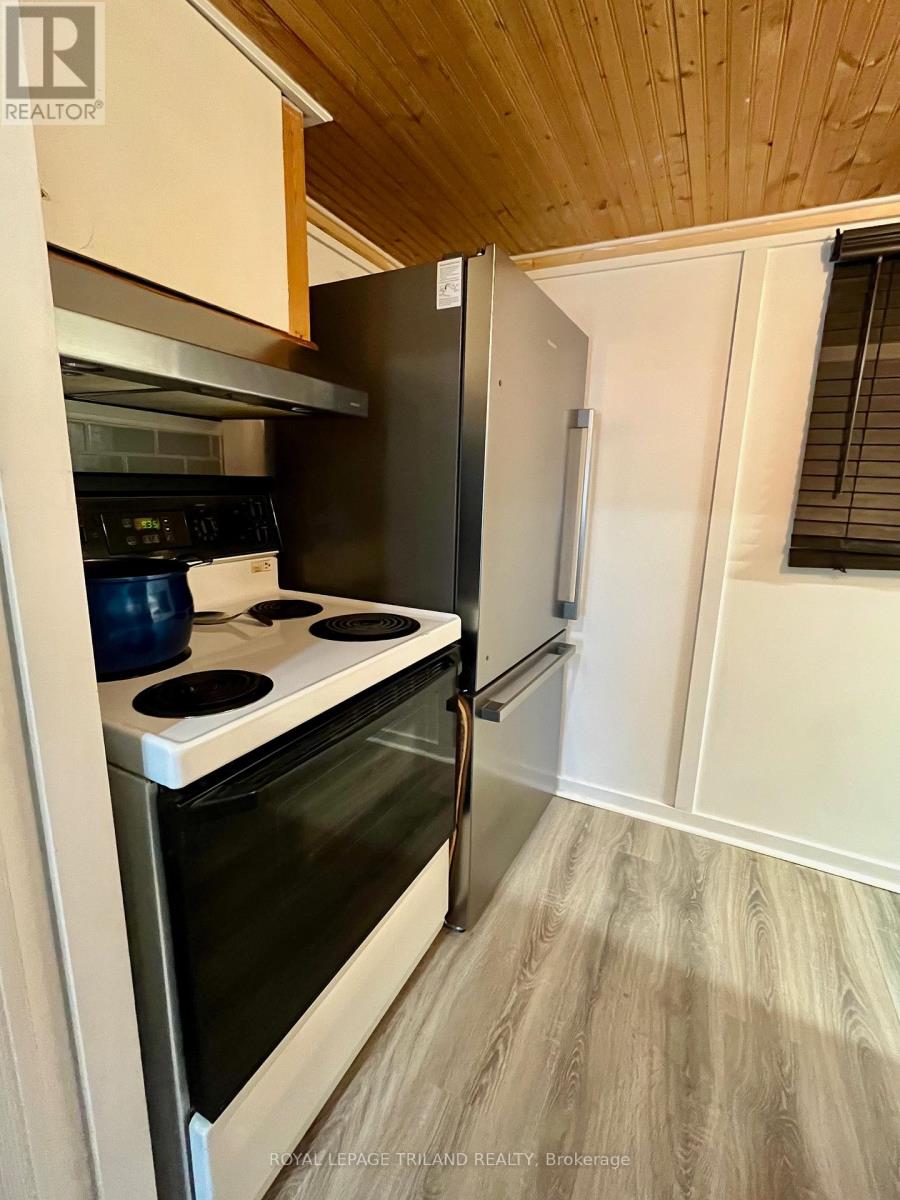 21866 Hagerty Road, Southwest Middlesex, Ontario  N0L 2N0 - Photo 12 - X12487092