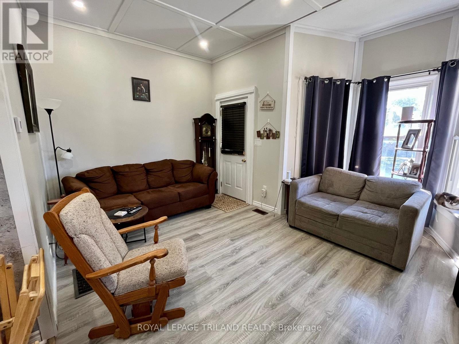 21866 Hagerty Road, Southwest Middlesex, Ontario  N0L 2N0 - Photo 18 - X12487092